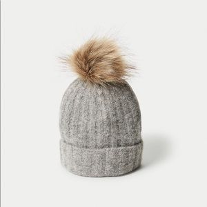 Aritzia Toque